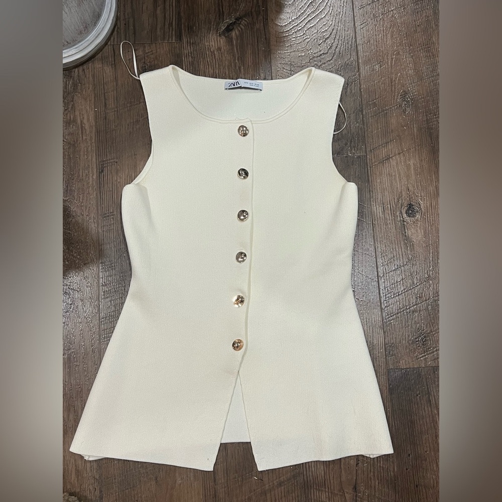 Zara Cream Sleeveless Button-Front Top